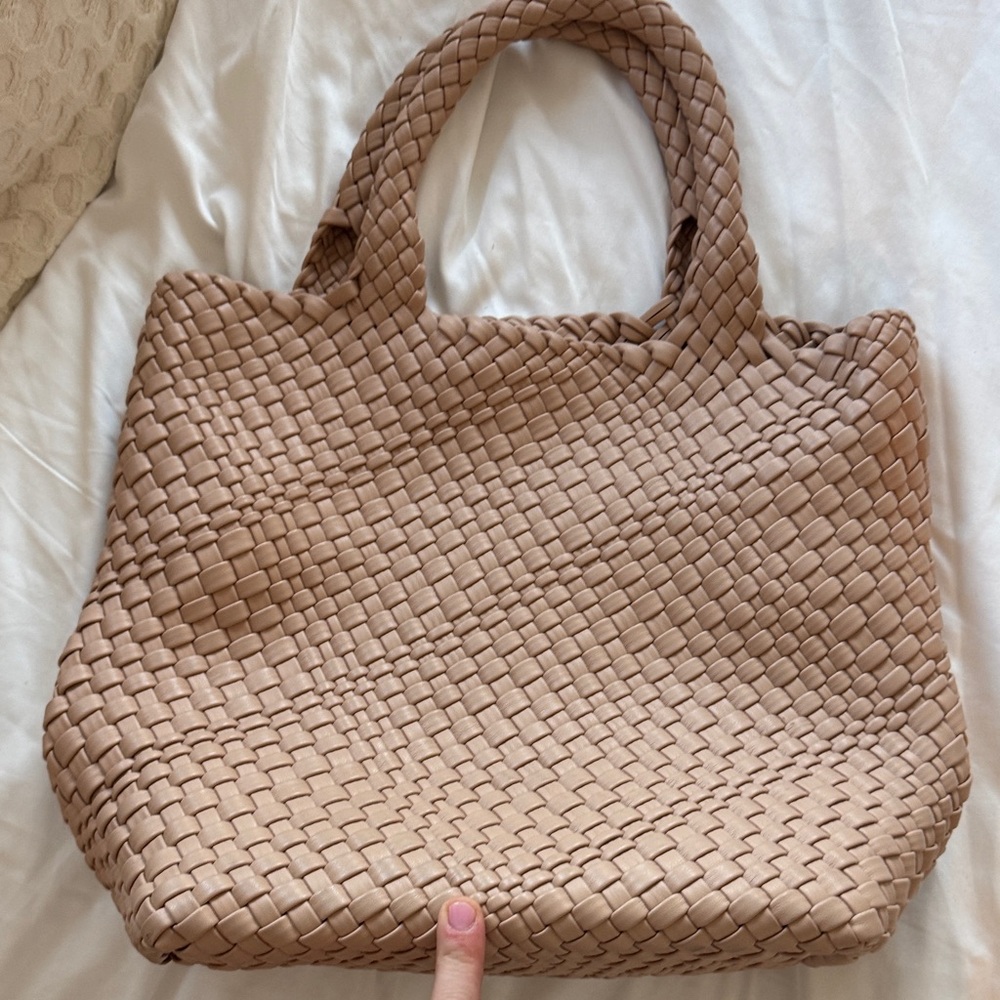 Woven Tote Bag in Light Beige - Stylish Everyday Carry